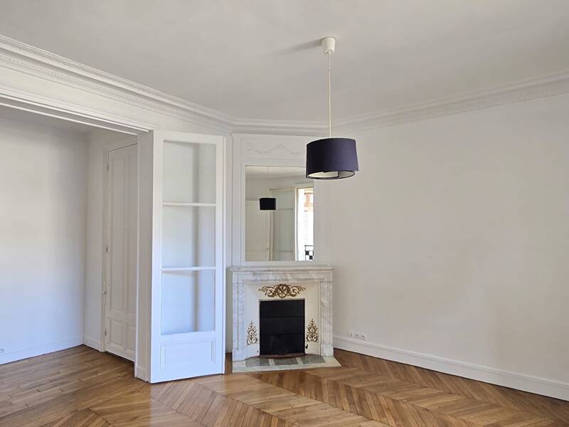 T2 57m2 lumineux calme 5e étage Paris 17 rue des Acacias
