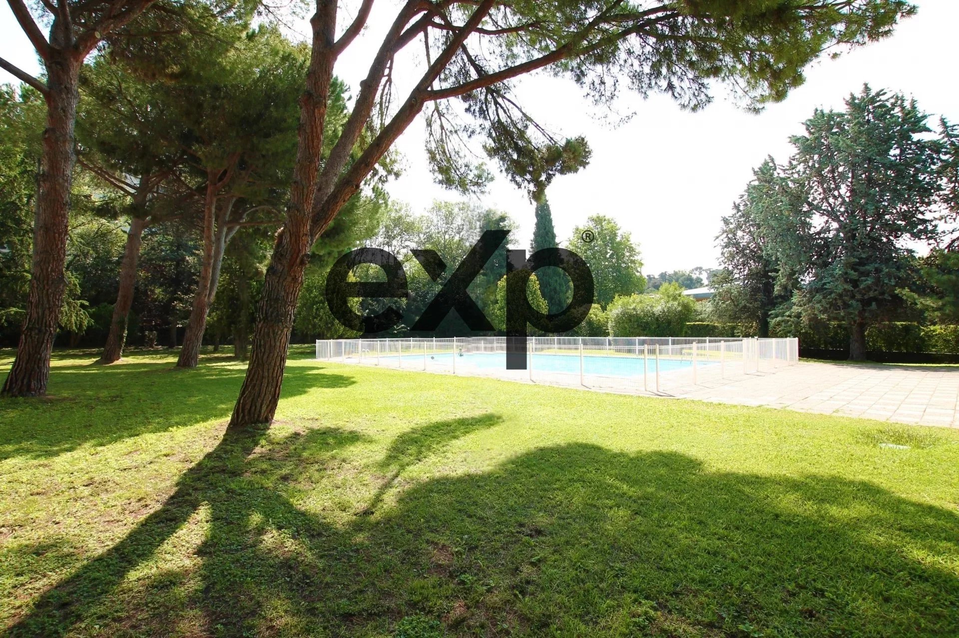 T3 64 sqm with pool in Marseille 13, high-end residence