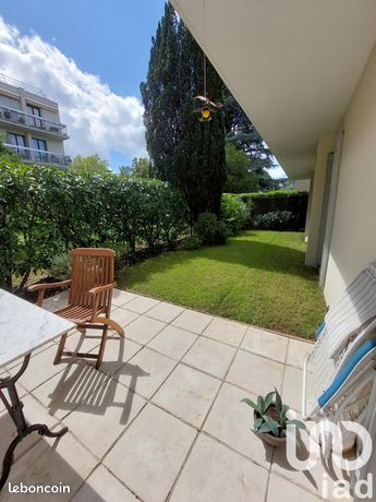 Bright 6-room Apartment 107 sqm with Gardens Maisons-Laffitte