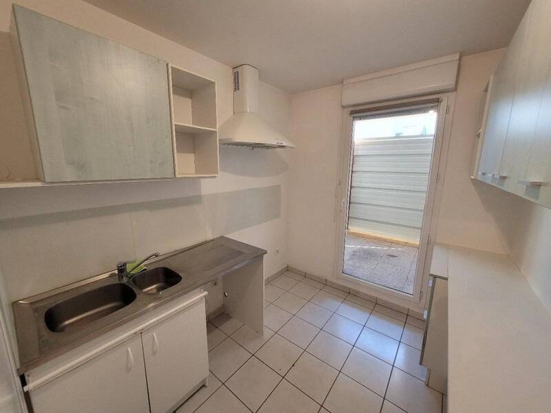 85sqm apartment for rent in DAMMARIE LES LYS