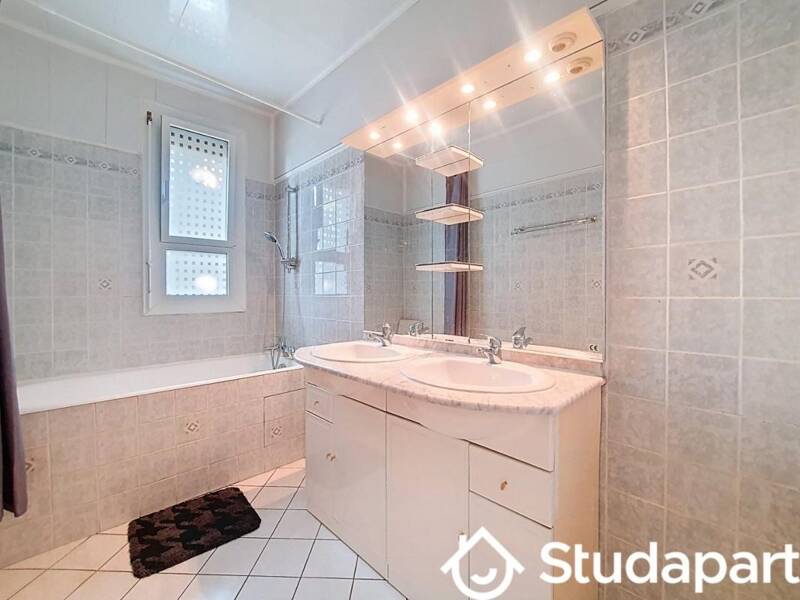 10 sqm apartment for rent in Livry Gargan