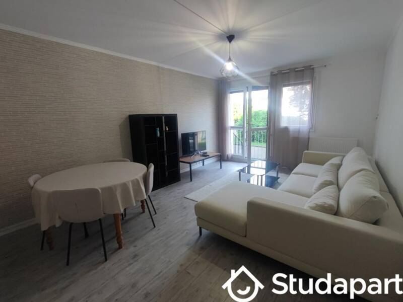 10 sqm apartment for rent in Livry Gargan