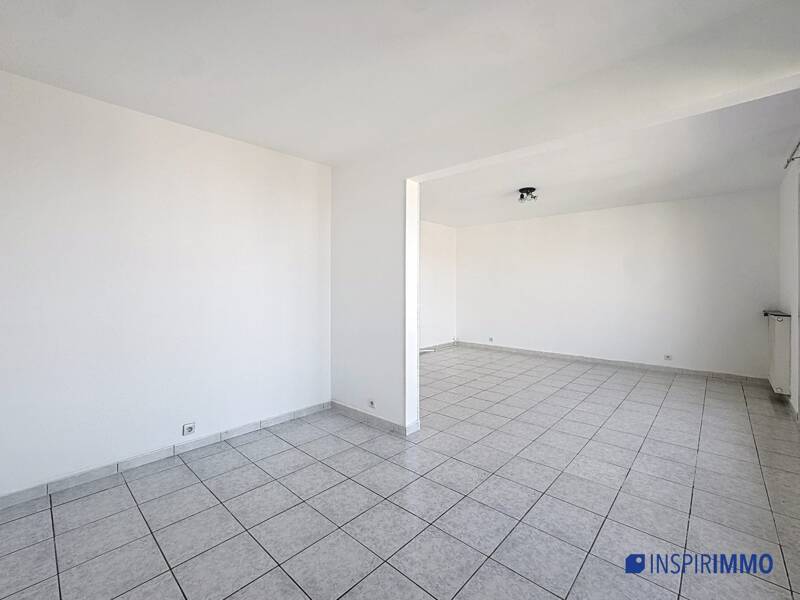 Apartment for rent of 76sqm in POISSY