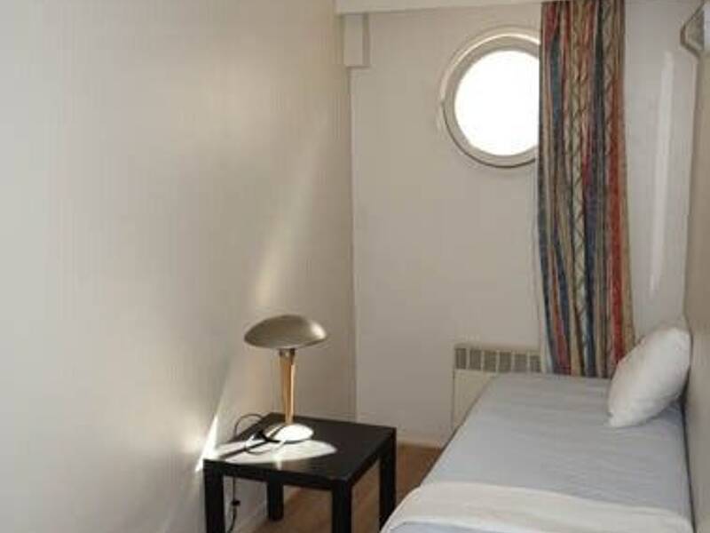 46 sqm apartment for rent in PARIS 16