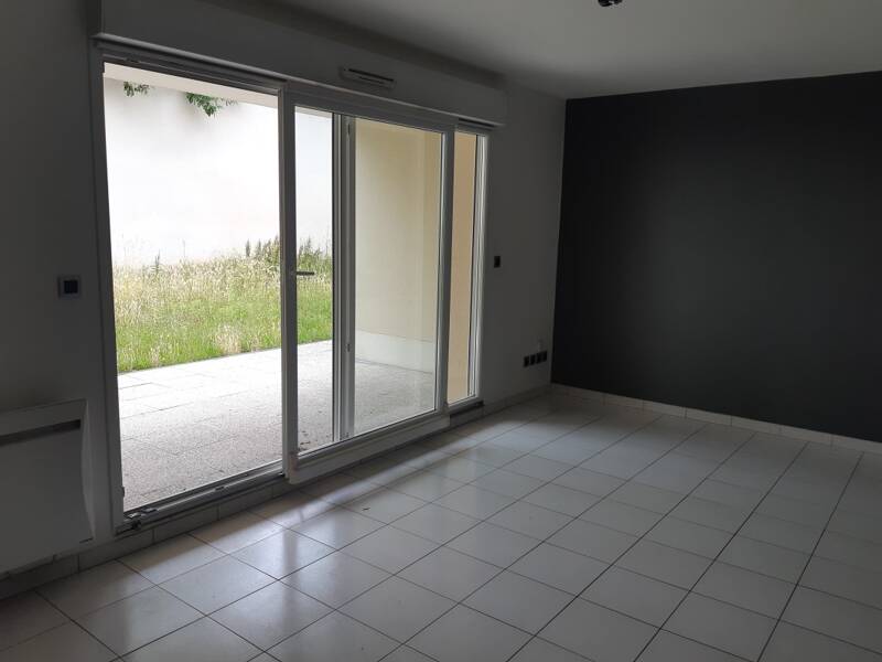 75 sqm apartment for rent in Reims