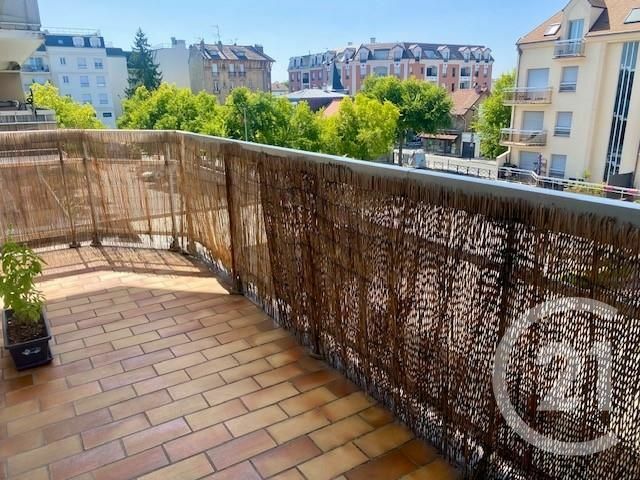 Furnished T2 37sqm with balcony in Sartreouvillle city center