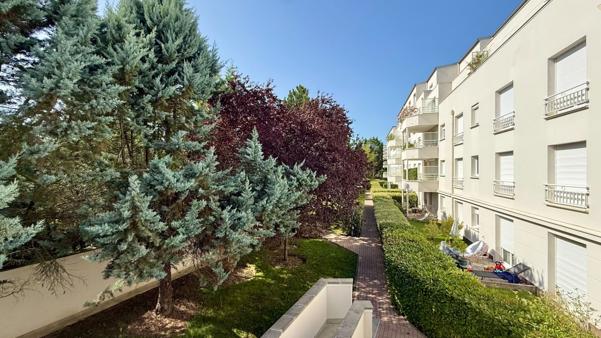 Top Floor Apartment 63sqm with Garage in Corbeil Essonnes