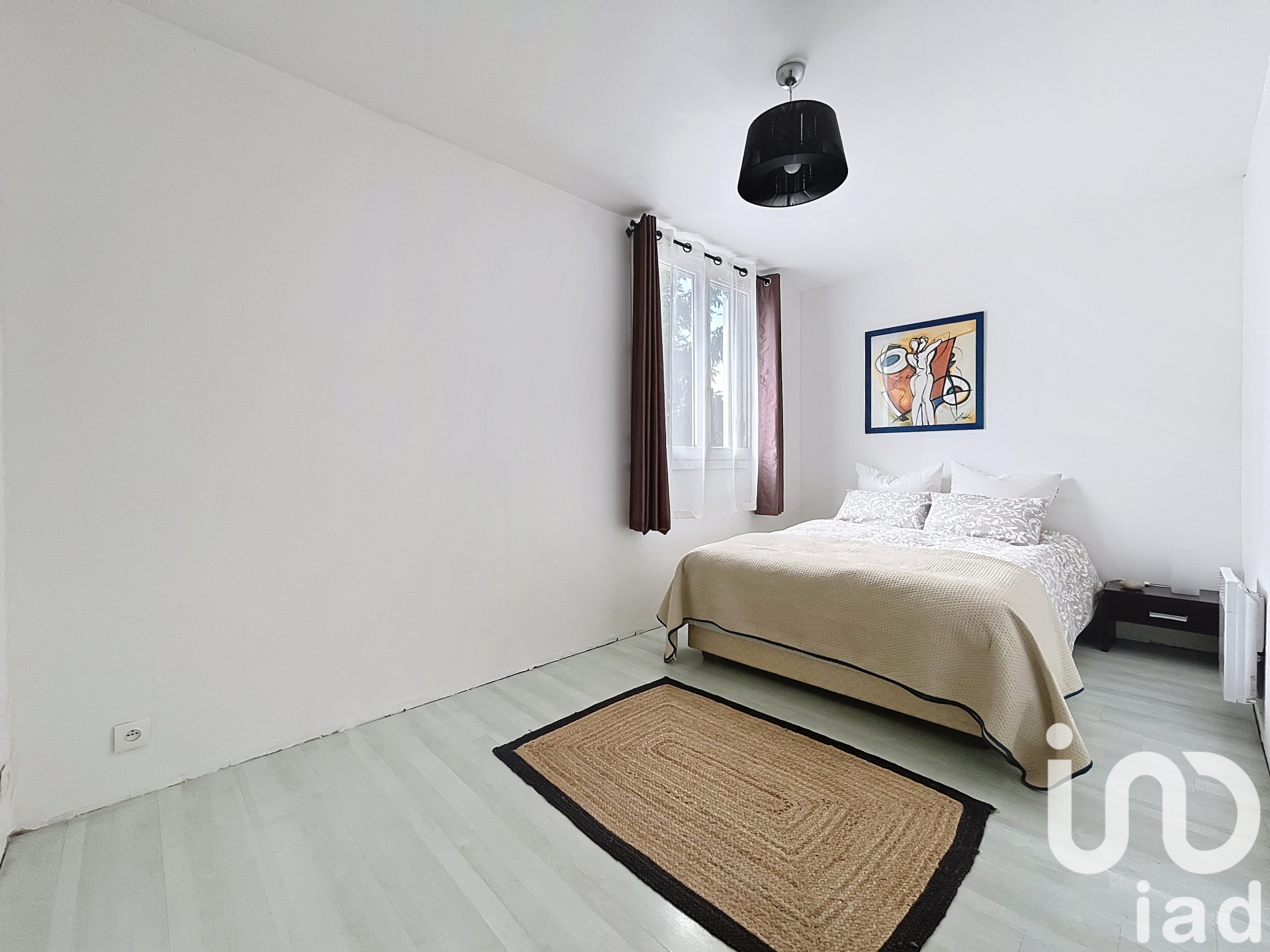 Apartment in Montreuil (93100)
