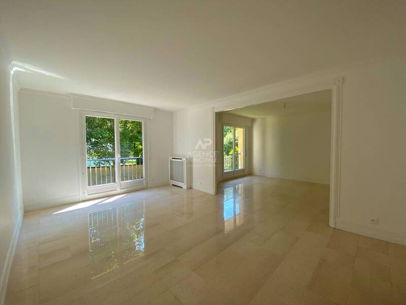 121sqm apartment for rent in Versailles