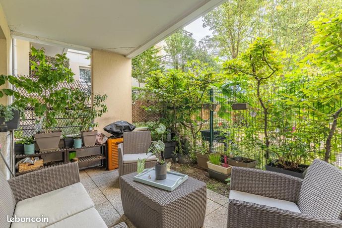 3-Room Apartment 55 sqm with Terrace in Massy 91300