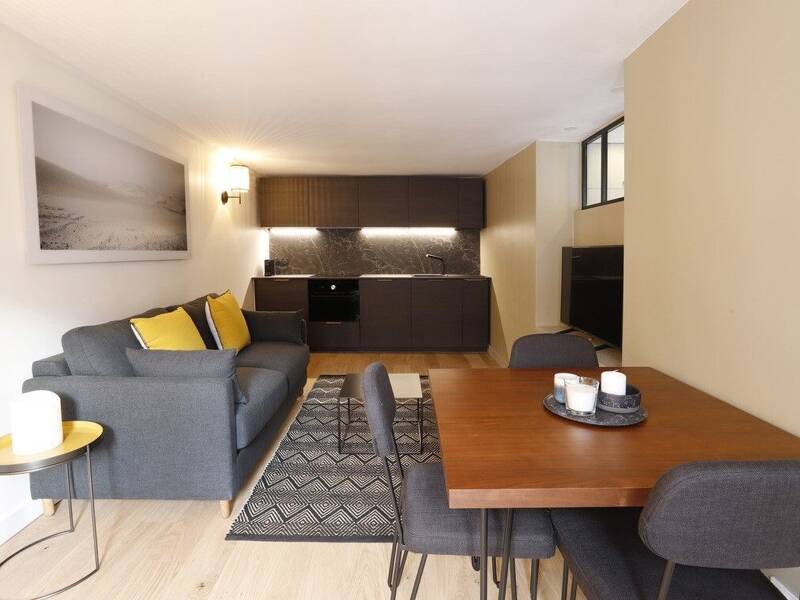 T2 33mq arredato 5° piano via Bourgogne Parigi 7