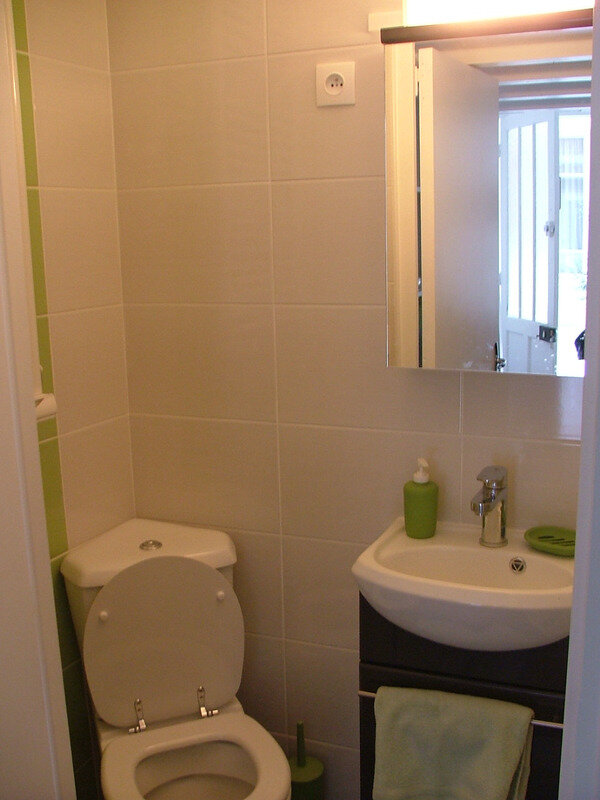 EXCLUSIVITE - PETIT STUDIO avec mezzanine au RdC sur cours - PARIS 6EME