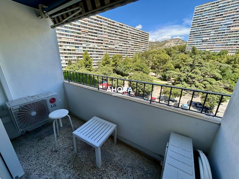 83 sqm apartment for rent in Marseille 9