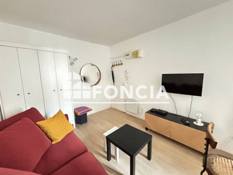 Furnished 18sqm Quiet Apartment Courtyard Paris 18 Metro Jules-Joffrin