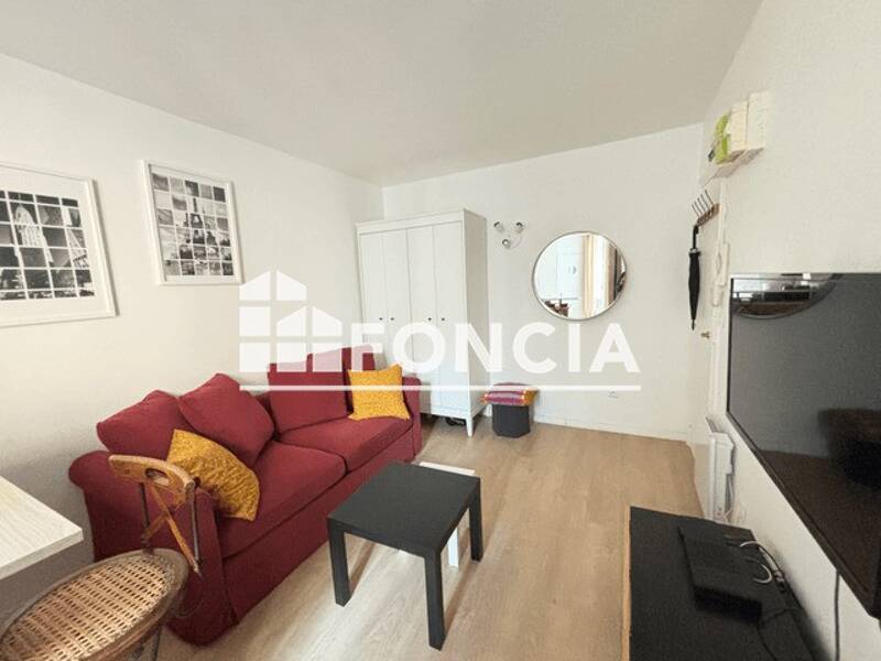 18 sqm apartment for rent in PARIS 18