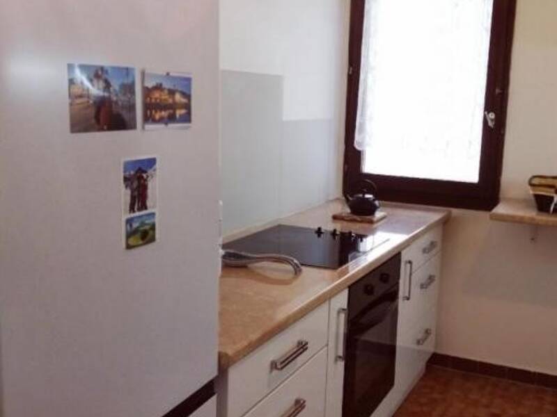 Apartment for rent, 68 sqm in Puteaux.