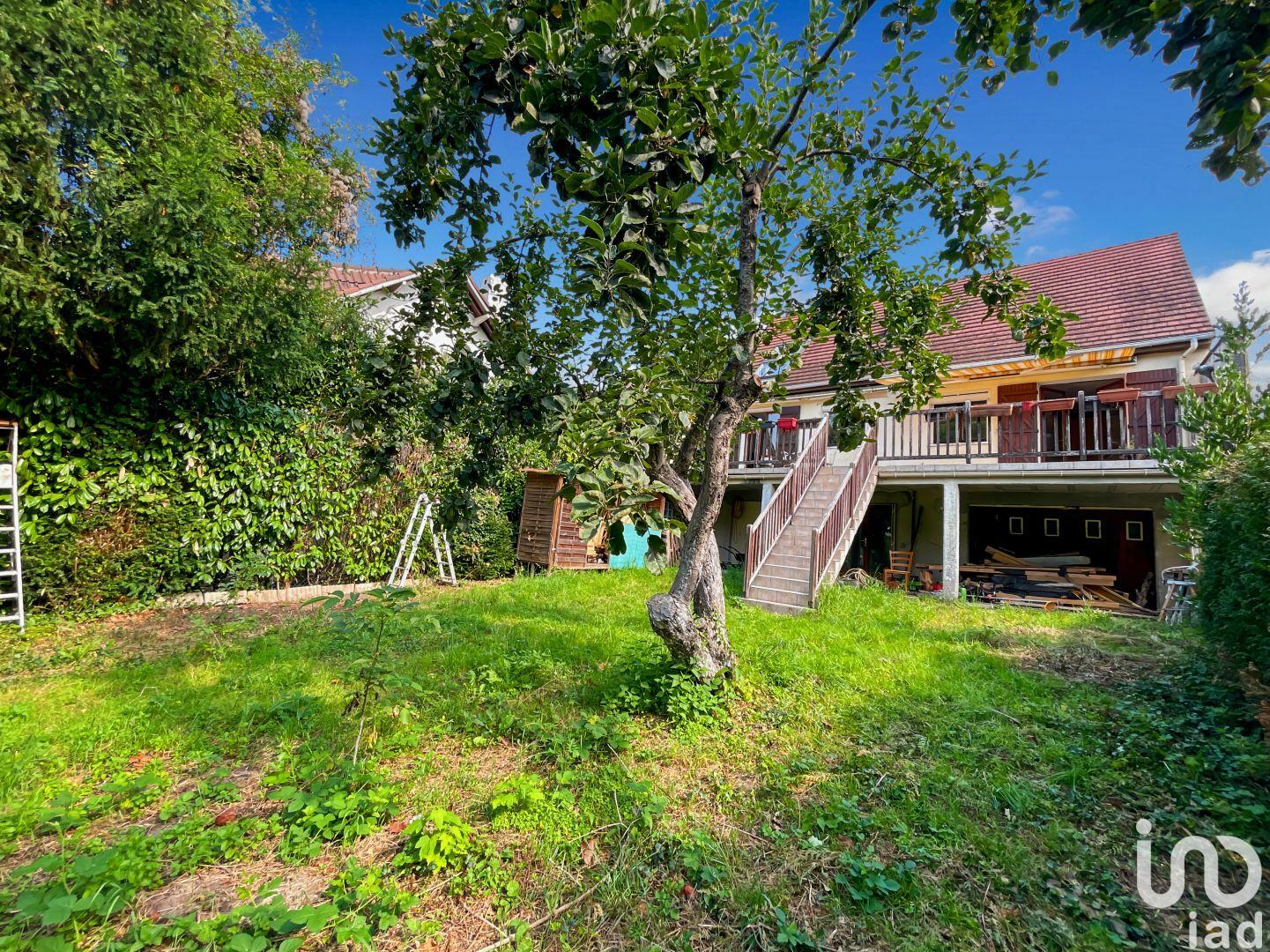 For sale: 6-room house/villa