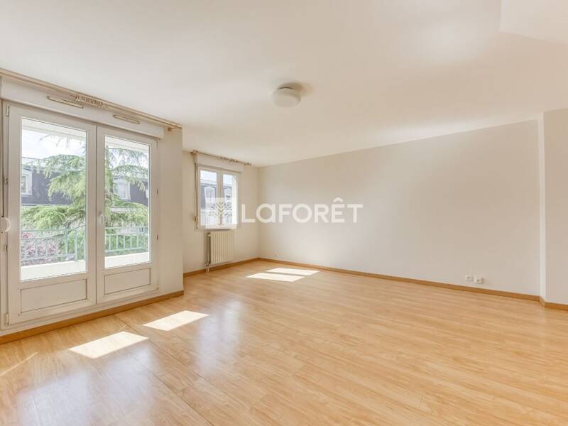 Rental apartment of 111 sqm in PONTAULT COMBAULT
