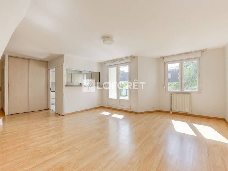 Rental apartment of 111 sqm in PONTAULT COMBAULT