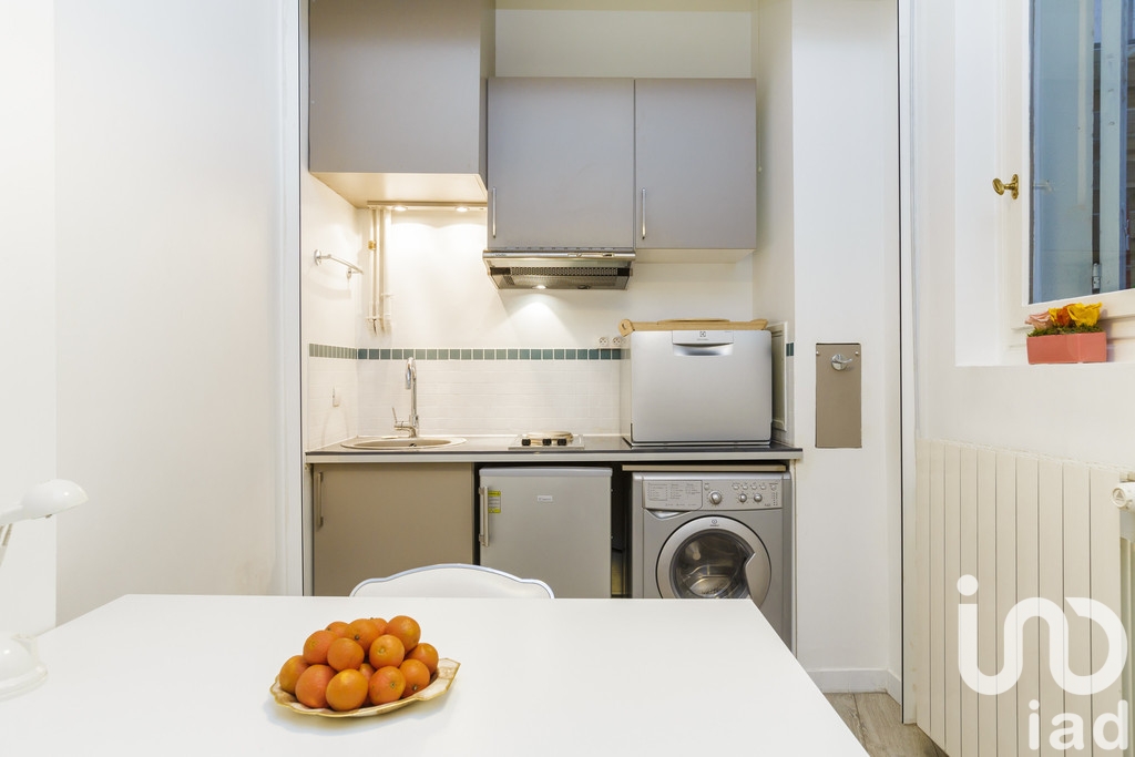 Apartment in Paris (75016)