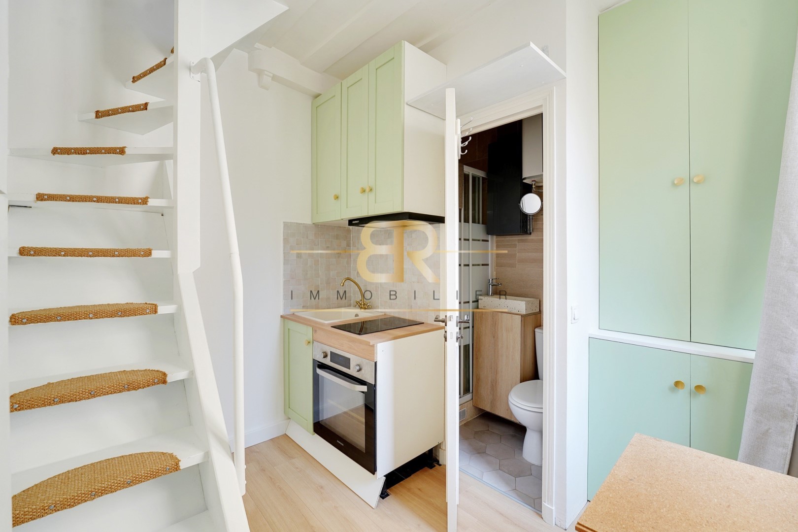 Renovated 14sqm Apartment with Cellar in Paris 3 Marais 75003