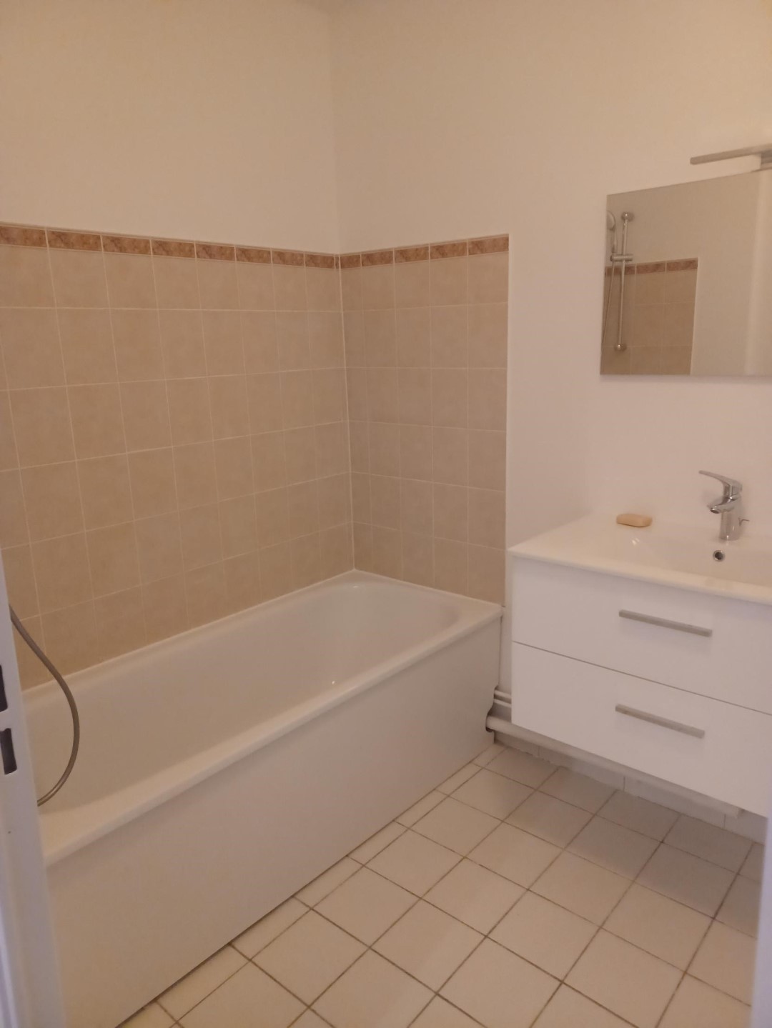 Apartment for rent, 67 sqm in CHAVILLE