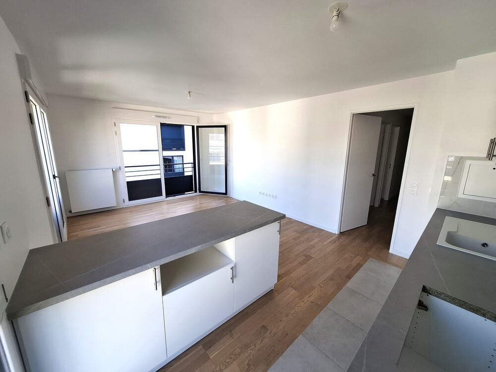 80 sqm apartment for rent in Rueil Malmaison