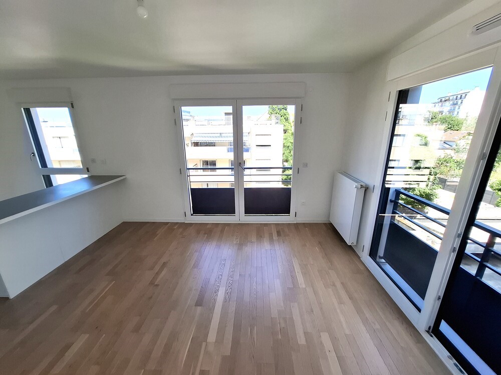 80 sqm apartment for rent in Rueil Malmaison