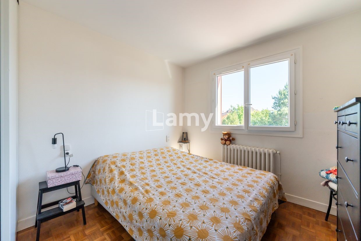 Sale apartment of 49 sqm in SAINT MAUR DES FOSSES