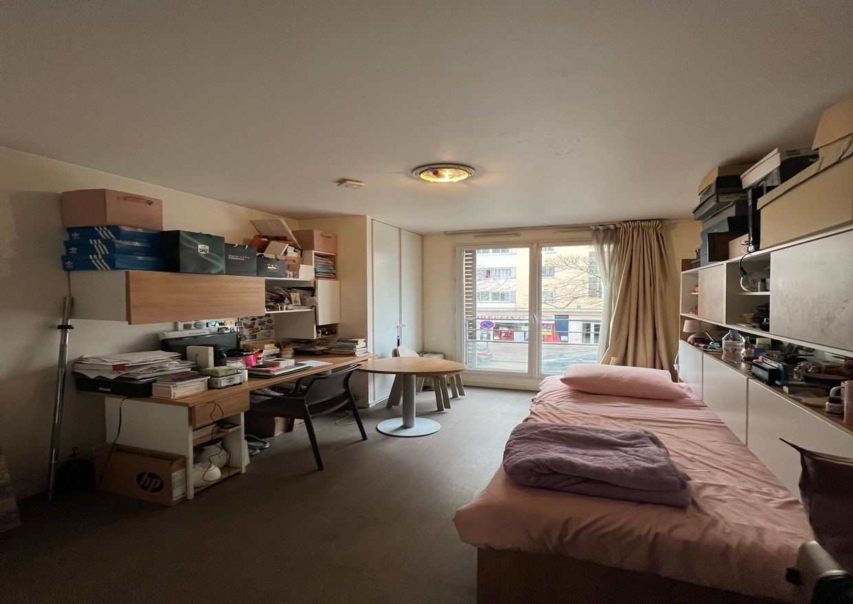 For sale, 18 sqm apartment in VANVES.