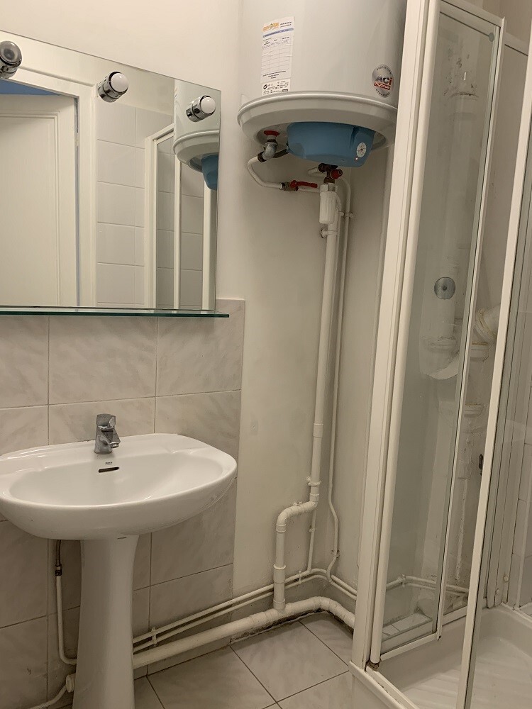 57 sqm apartment for rent in PARIS 15