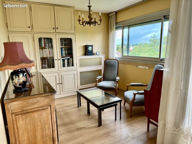 4-room apartment with garage and cellar