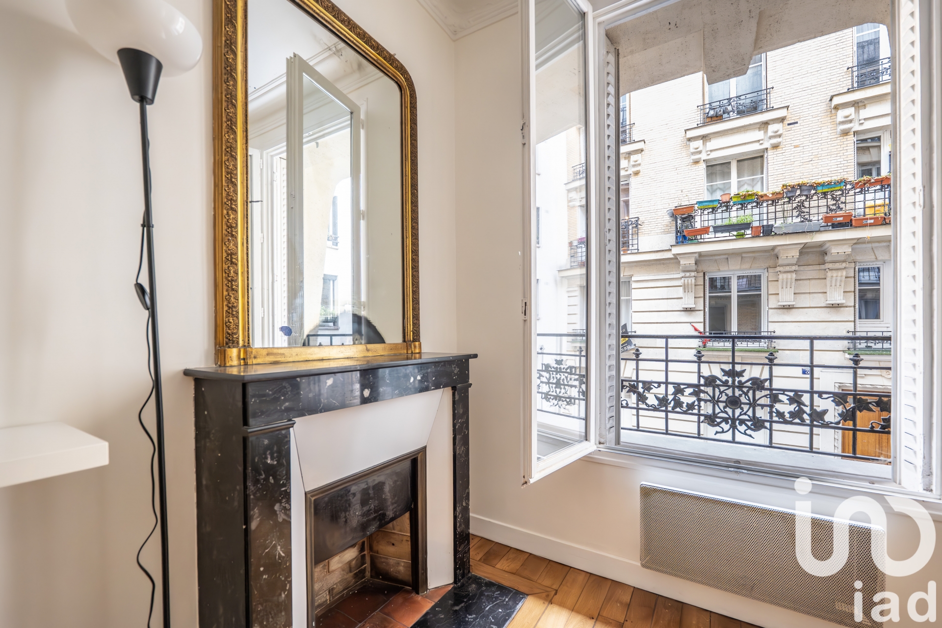 Apartment in Paris (75017)