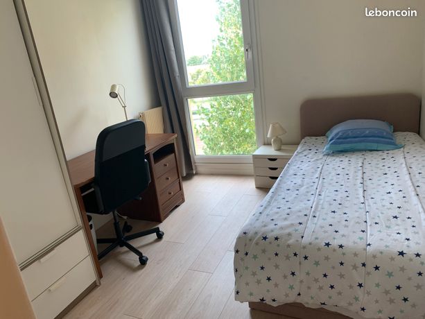 Large 4-bedroom apartment