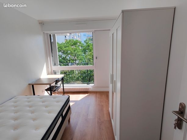 Chambre meublée 10 m² avec balcon à Créteil 94000
