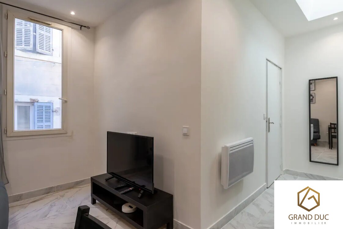 Furnished Equipped Studio for Rent 100m from the Cathedral