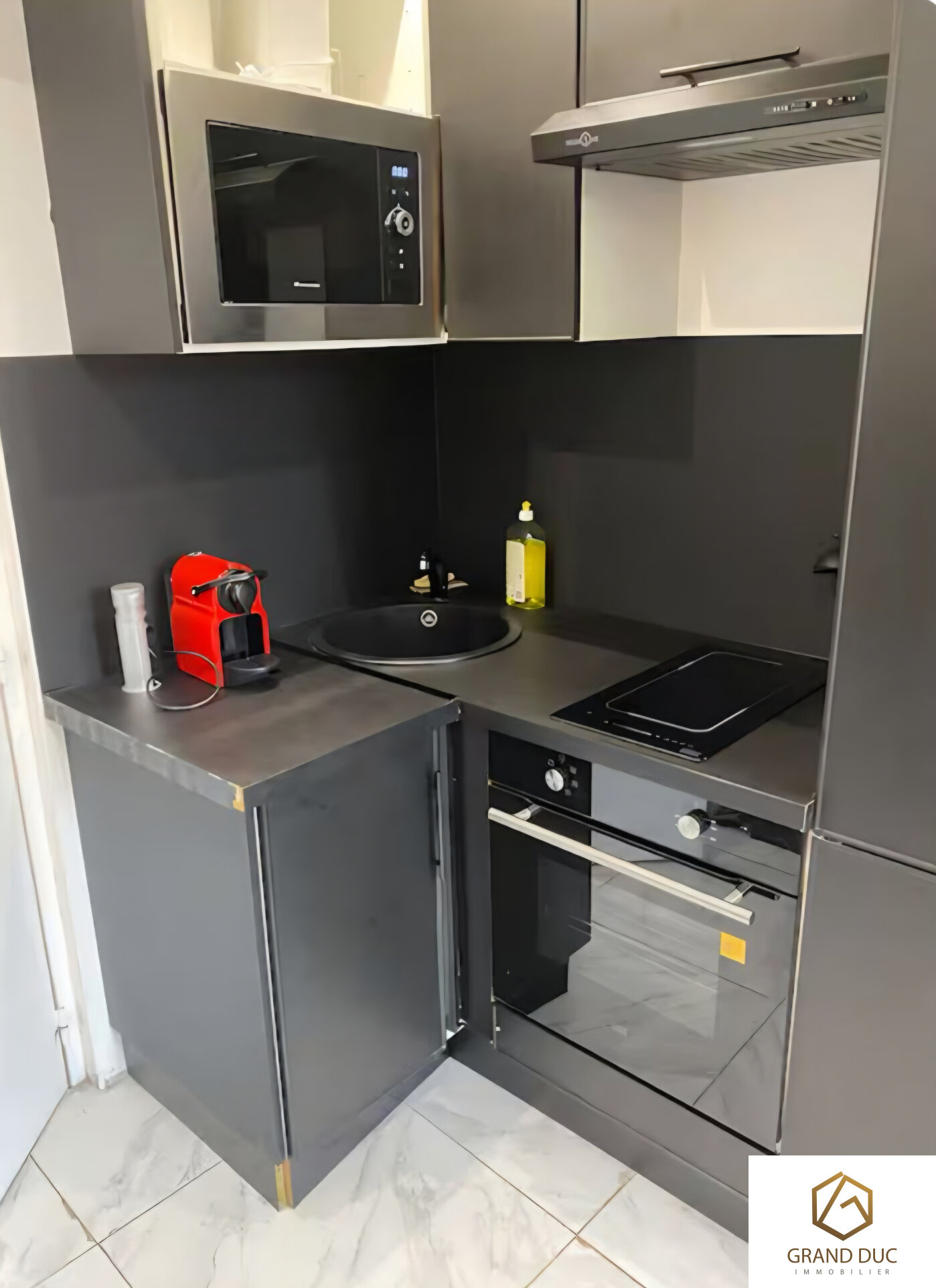Furnished T2 rental equipped 100m from the M Cathedral