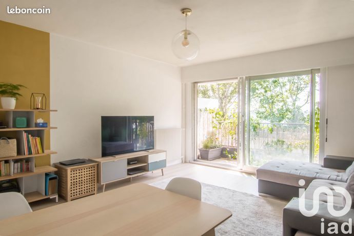 Three-room apartment in Orsay (91400)