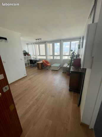 Appartement meublé - 2,5 pièces - Paris 19 - Etage élevé