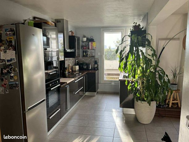 Appartement 4 pièces 86 m2 avec terrasses, dernier étage