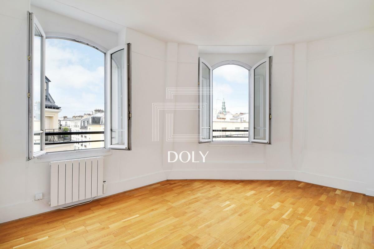 DOLY EXCLUSIVE / 30 sqm / LEVALLOIS