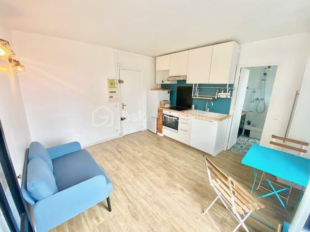 Beautiful 1-bedroom apartment of 28sqm in Alfortville city center.