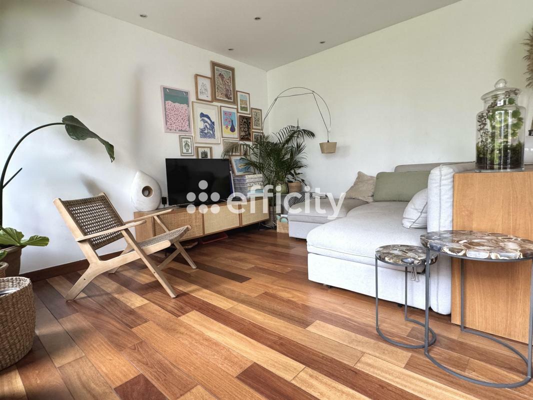 Sale apartment of 65sqm in PARIS 19