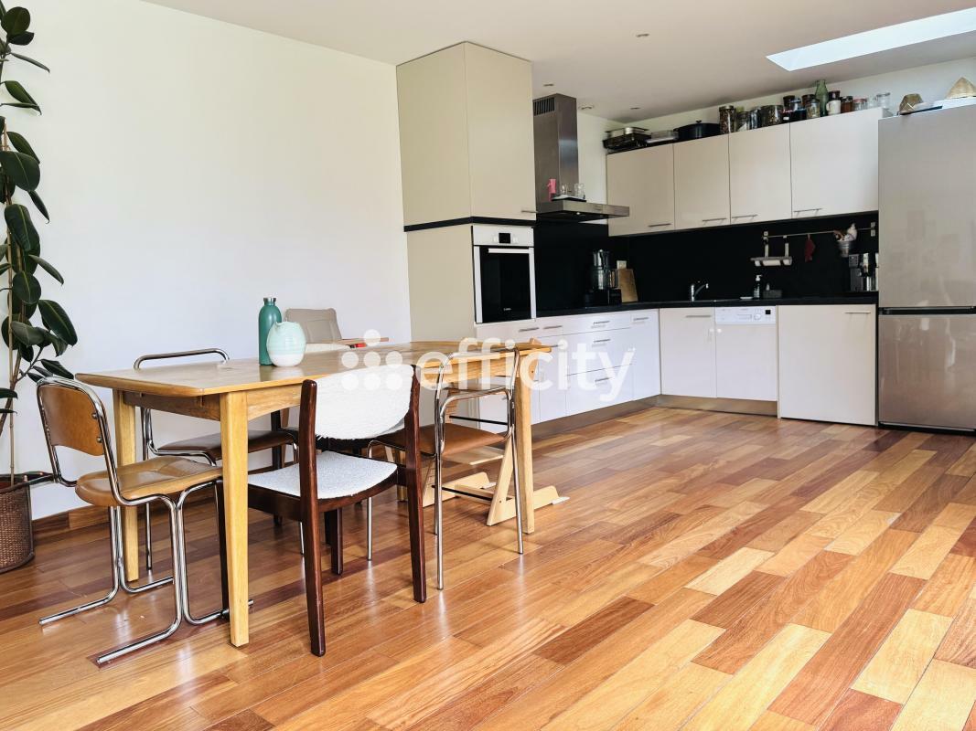 Sale apartment of 65sqm in PARIS 19