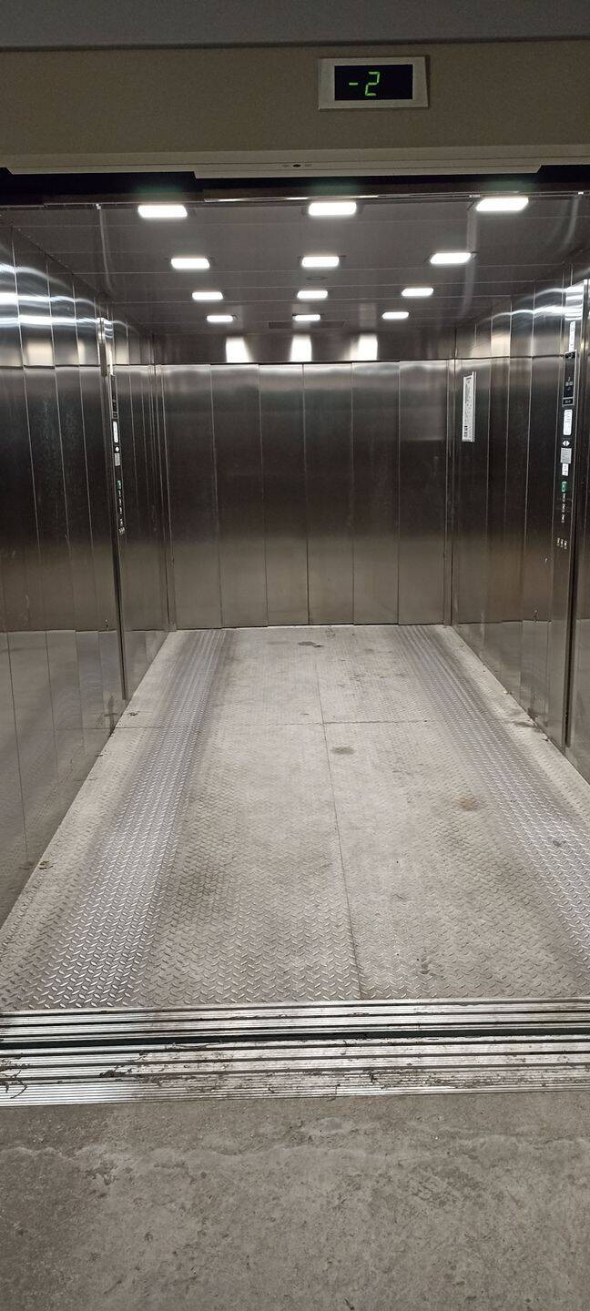 Sale of 2 parking spaces on Avenue Verdier in a modern residential building