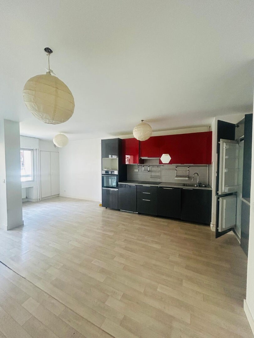 75 sqm apartment for sale in PARIS 11