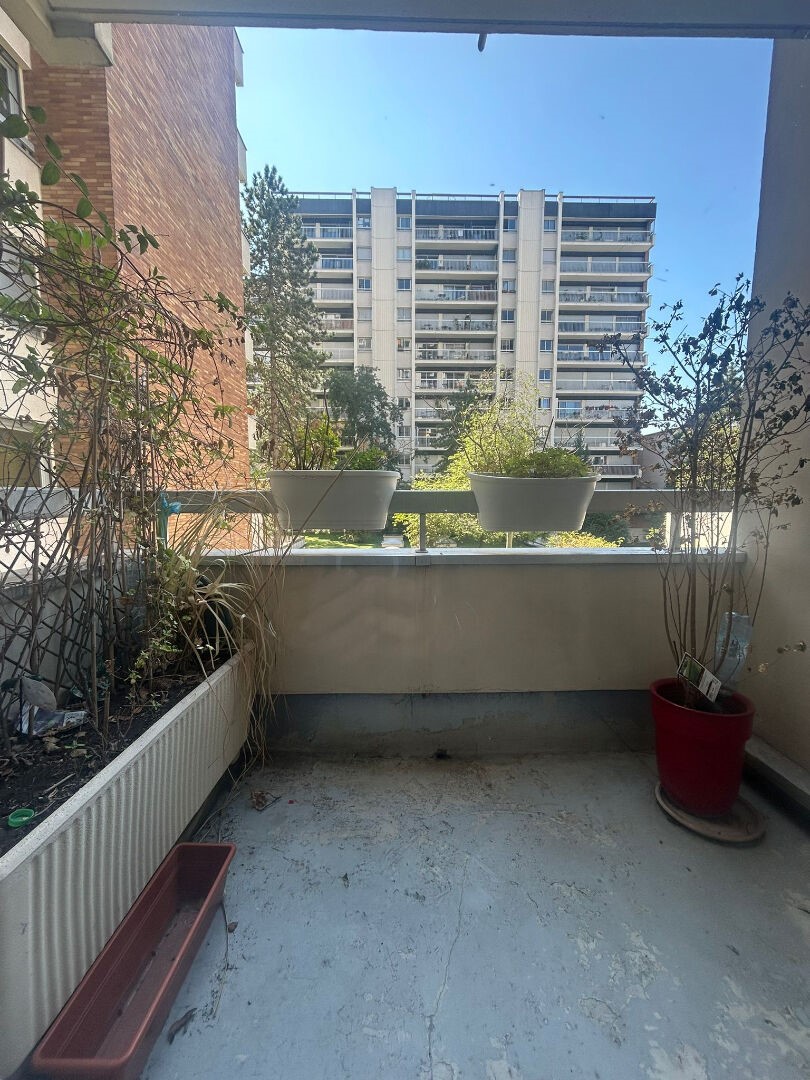 75 sqm apartment for sale in PARIS 11