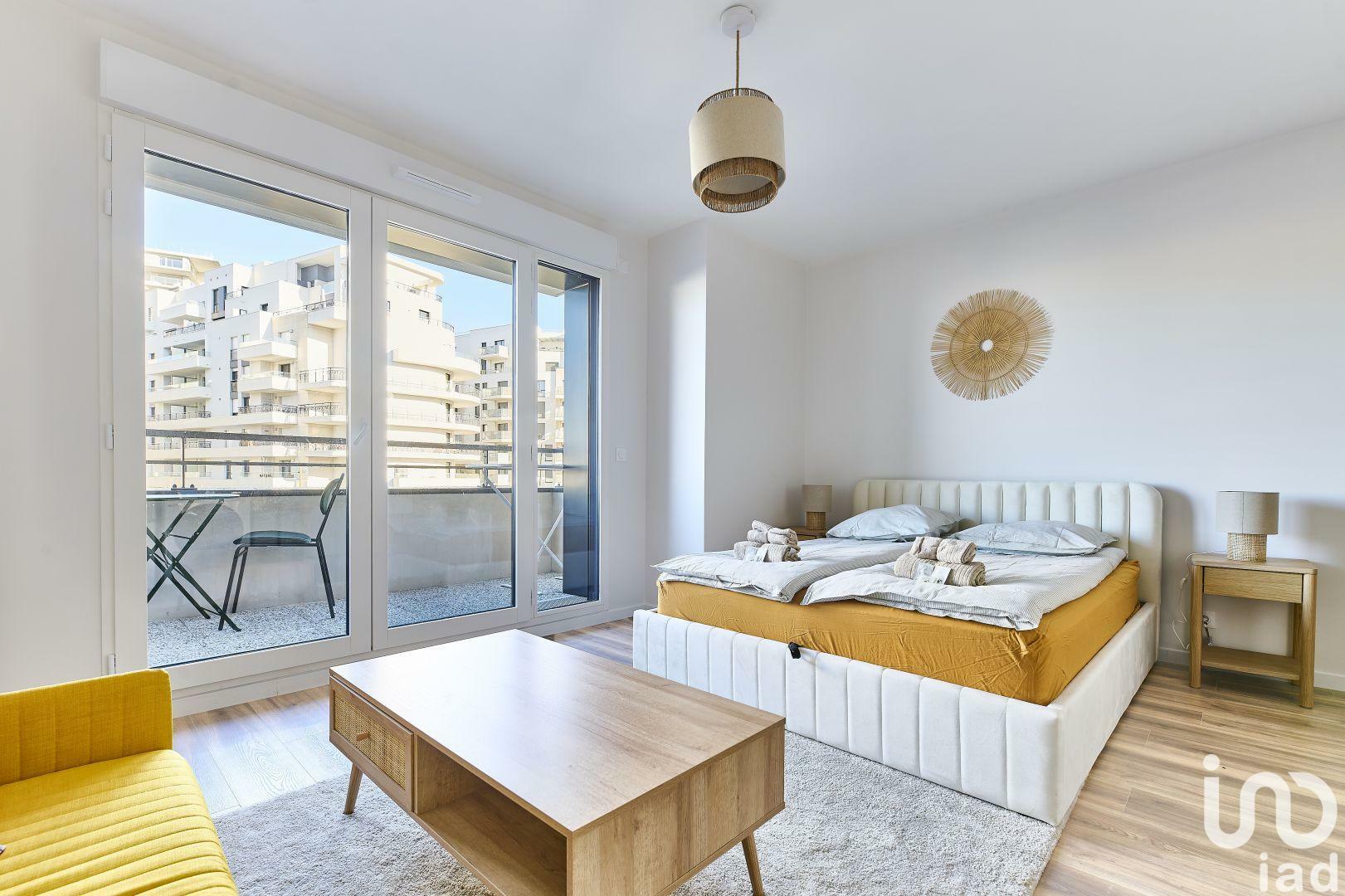 Appartamento 28 mq arredato con balcone a Colombes quartiere Arc Sportif