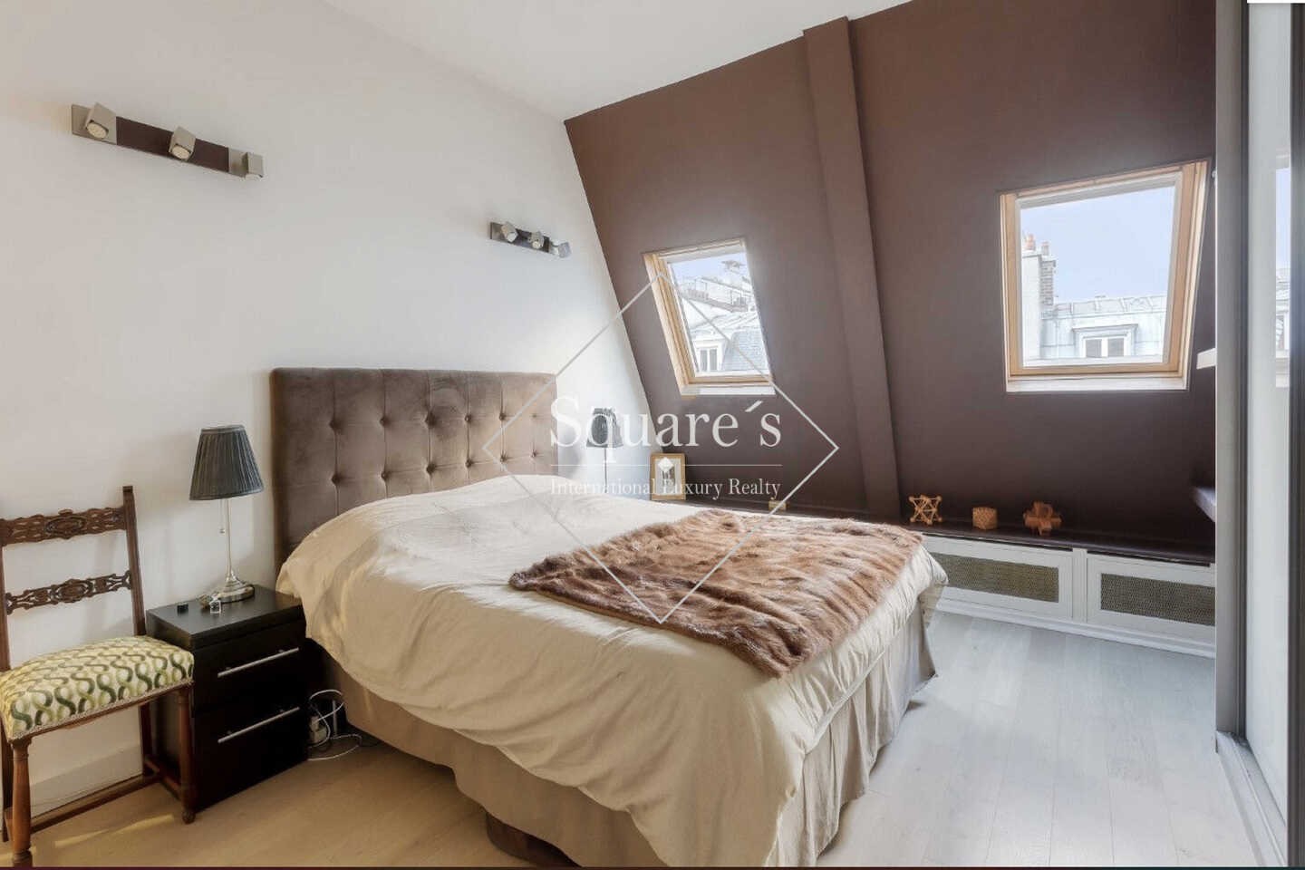 Sale apartment of 72 sqm in PARIS 8