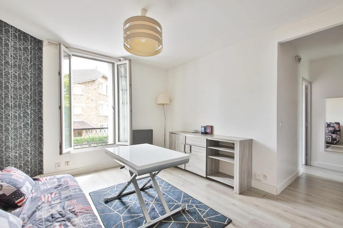 For sale, a 38 sqm apartment in Arcueil.